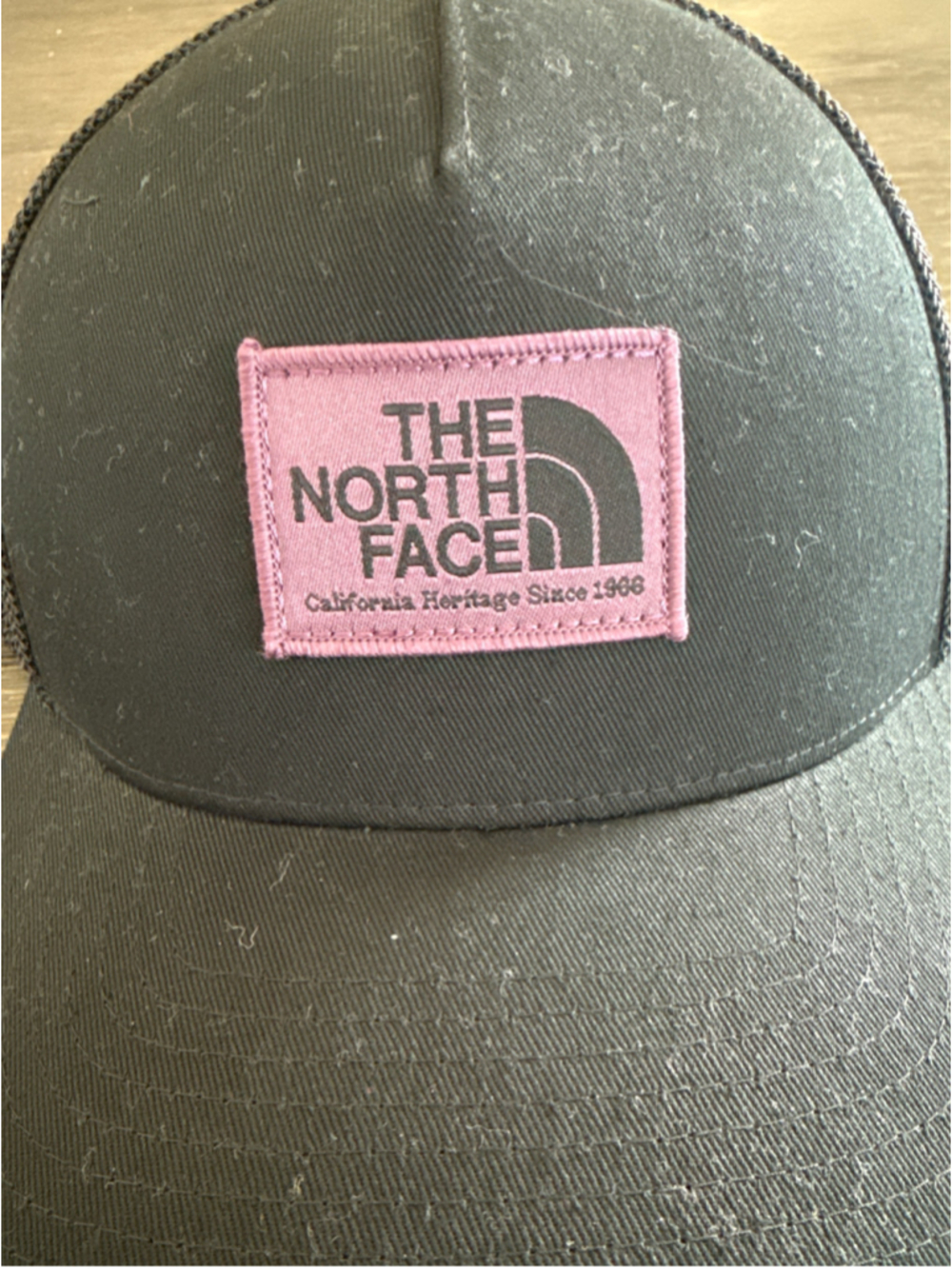 The North Face Keep It Patched Trucker Hat ONE SIZE - Picture 8 of 8